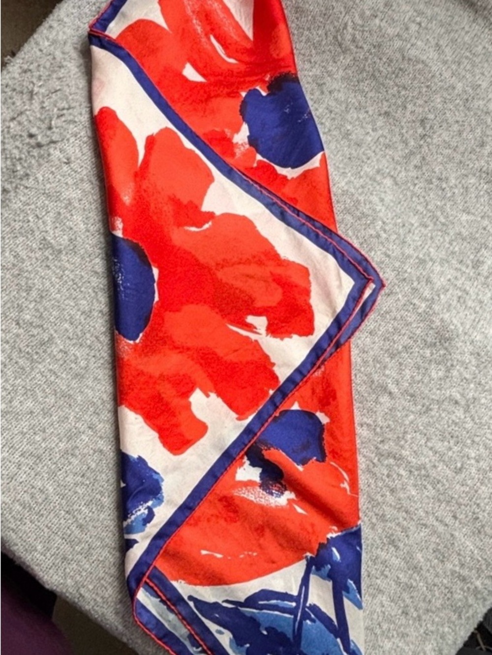 VERA NEUMANN - 1960s VINTAGE Hand Rolled Silk Floral Red Poppy Scarf made in USA - Picture 14 of 16